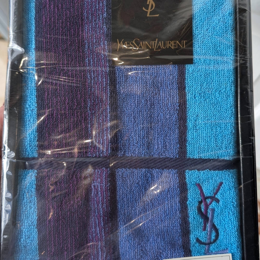 YSL Hand Towels - Picture 2 of 3